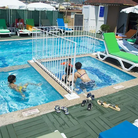 Kleopatra Hotel 3*