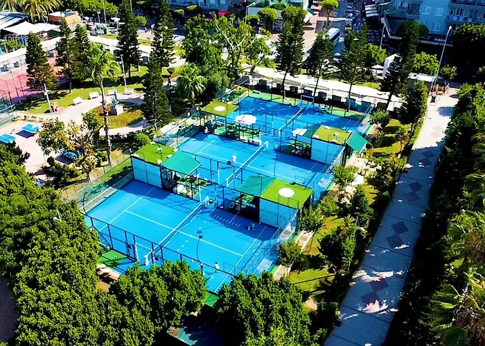 Ξενοδοχείο Kleopatra 3*